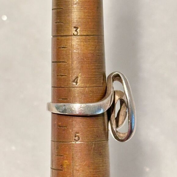 Vintage Handmade Sterling Silver Squiggle Artwork Ring Size 4.5 - Picture 5 of 5